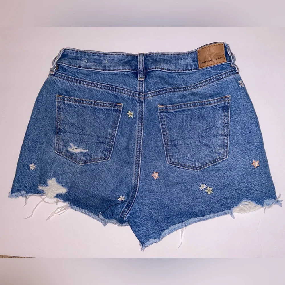 American Eagle Outfitters Blue Jean Shorts with Floral Embroidery - Picture 2 of 4